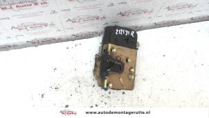 O82733 Gebruikte slotmechaniek portier 2deurs rechts Peugeot Partner