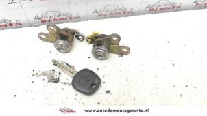 O81820 Gebruikte cilinderslot portier links Toyota Yaris