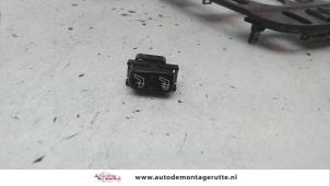 O106855 Gebruikte stoelverwarmings schakelaar Mercedes ML-Klasse