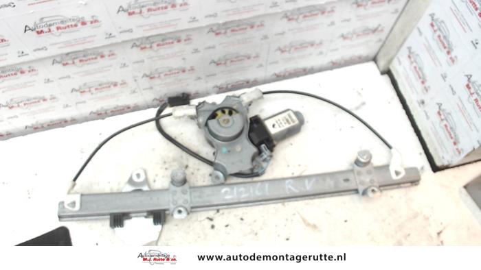 Gebruikte Raammechaniek 4Deurs rechts-voor Nissan Primera O79249