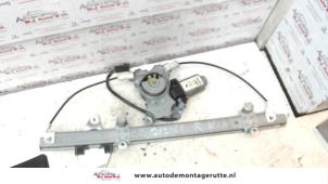 O79249 Gebruikte ruitmechaniek 4deurs rechts-voor Nissan Primera