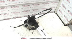 O82373 Gebruikte portierslot mechaniek 2deurs links Volkswagen Lupo