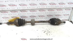 O111368 Gebruikte cardanas links-voor (vwa) Daihatsu Sirion