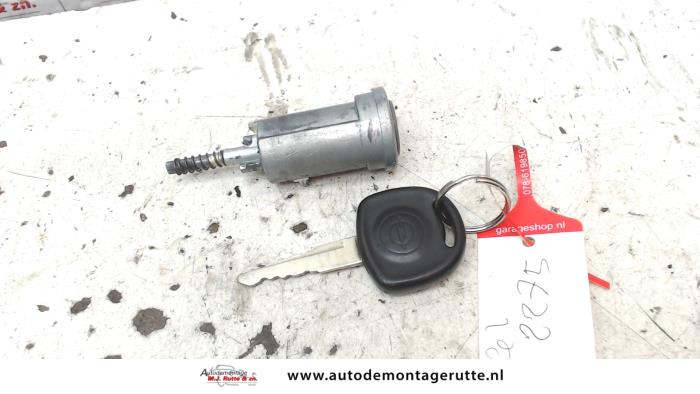 Gebruikte Sleutel+Contactslot Opel Agila O114054