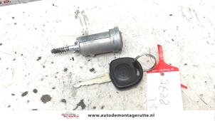 O114054 Gebruikte sleutel+contactslot Opel Agila