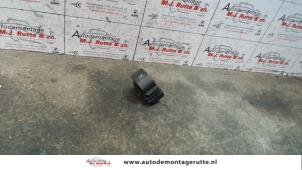 O107604 Gebruikte ruit schakelaar elektrisch Lancia Musa
