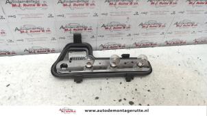 O96223 Gebruikte fitting achterlicht rechts Opel Zafira