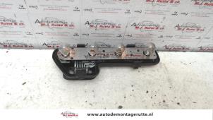 O96121 Gebruikte fitting achterlicht links Opel Zafira