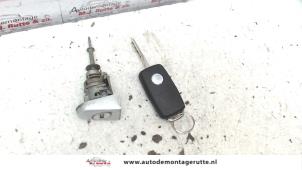 O81421 Gebruikte portierslot cilinder links Volkswagen Touran