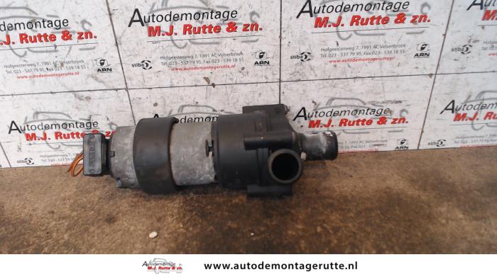 Gebruikte Waterpomp Mercedes C-Klasse O117809