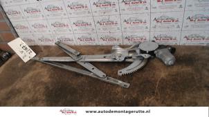 O79493 Gebruikte raammechaniek 4deurs rechts-voor Daihatsu Sirion