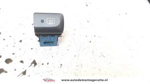 O106807 Gebruikte schakelaar achteruitverwarming Honda Jazz