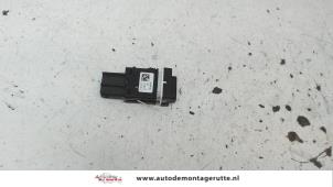 O106764 Gebruikte verwarmingsschakelaar achterruit Skoda Fabia