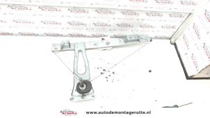 O88957 Gebruikte ruitmechaniek 4deurs links-achter Citroen C3