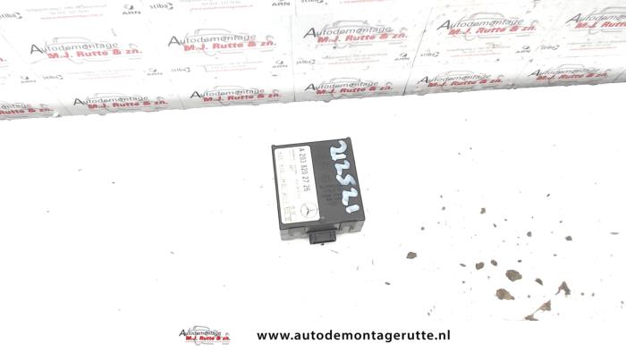 Gebruikte Alarm relais Mercedes C-Klasse O104746