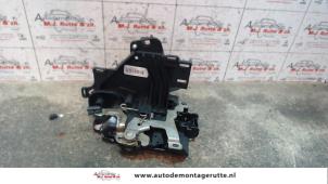O83921 Gebruikte slotmechaniek portier 4deurs rechts-achter Volkswagen Polo