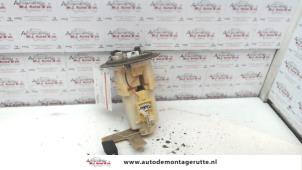 O121093 Gebruikte brandstofpomp elektrisch Toyota Yaris Verso