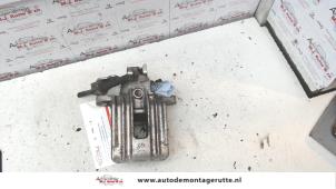 O132057 Gebruikte remklauw (tang) rechts-achter Volkswagen Bora