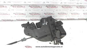 O84052 Gebruikte slotmechaniek portier 4deurs rechts-achter Volvo V50