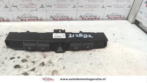 O104095 Gebruikte schakelaar paniekverlichting Opel Zafira