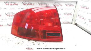 O92532 Gebruikte achterlicht links Audi A4