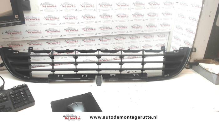 Nieuwe Bumperrozet links-voor Peugeot 207 O71269