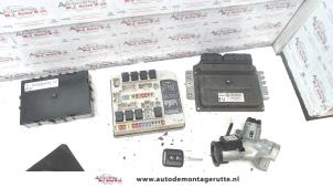 O113781 Gebruikte contactslot + computer Nissan Micra