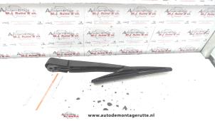 O97425 Gebruikte ruitenwisserarm achter Opel Astra
