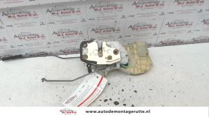 O83179 Gebruikte portierslot mechaniek 4deurs links-voor Honda Jazz