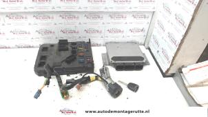 O113825 Gebruikte kontaktslot + computer Citroen C2