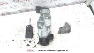 O114172 Gebruikte sleutel+contactslot Mazda 5.