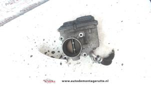 O123529 Gebruikte gasklephuis Toyota Corolla Verso