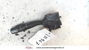 O102219 Gebruikte pinker schakelaar Toyota Corolla Verso