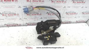 O92024 Gebruikte achterklep slotmechaniek Toyota Corolla Verso