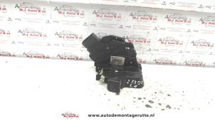 O83289 Gebruikte portierslot mechaniek 4deurs links-achter Ford Mondeo