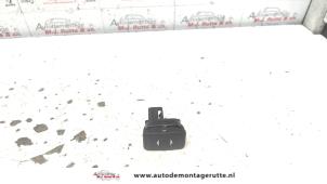 O107102 Gebruikte raam schakelaar elektrisch Ford Mondeo