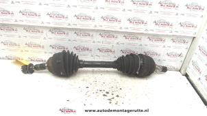 O111002 Gebruikte cardanas links-voor (vwa) Opel Astra