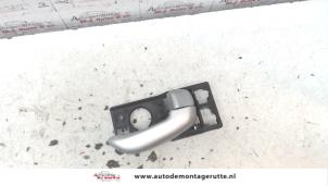 O81070 Gebruikte portiergreep 4deurs rechts-voor Hyundai I10