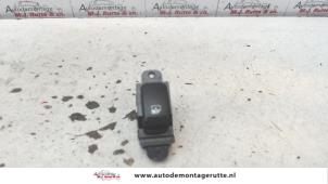 O107551 Gebruikte ruit schakelaar elektrisch Hyundai I10