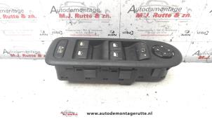 O109255 Gebruikte schakelblok ruiten Peugeot 308
