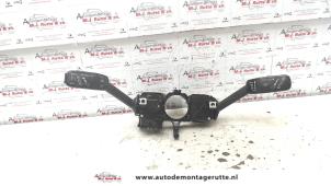 O102639 Gebruikte stuurkolomschakelaar Skoda Rapid