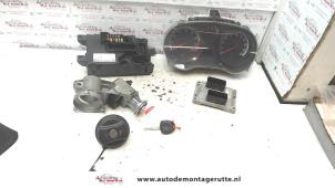 O82034 Gebruikte cilinderslotenset (compleet) Opel Corsa