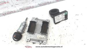 O113681 Gebruikte contactslot + computer Opel Agila