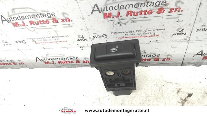 Gebruikte Stoelverwarmings Schakelaar Lexus IS 200 O106885