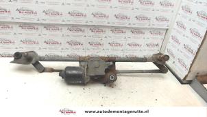O118906 Gebruikte ruitenwismotor+mechaniek Lexus IS 200