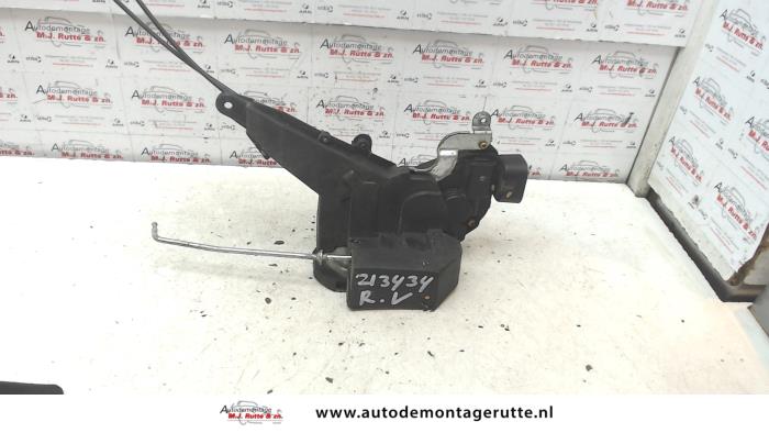 Gebruikte Deurslot Mechaniek 4Deurs rechts-voor Lexus IS 200 O83706