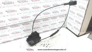 O83384 Gebruikte slotmechaniek portier 4deurs links-achter Nissan Note