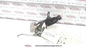 O82794 Gebruikte deurslot mechaniek 2deurs rechts Toyota Aygo