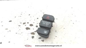 O104597 Gebruikte paniekverlichtings schakelaar Seat Mii