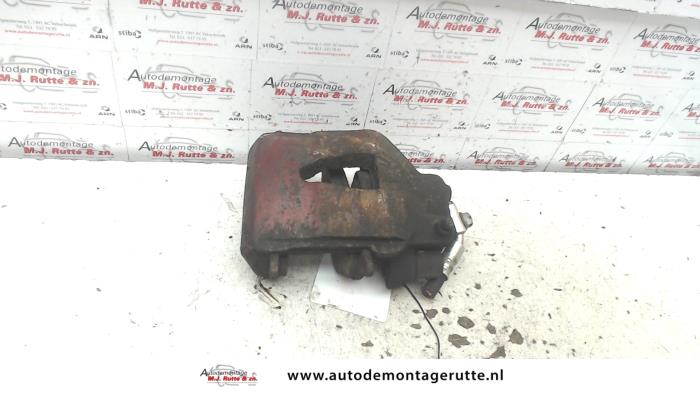 Gebruikte Remklauw (Tang) links-voor Volkswagen Golf O111993